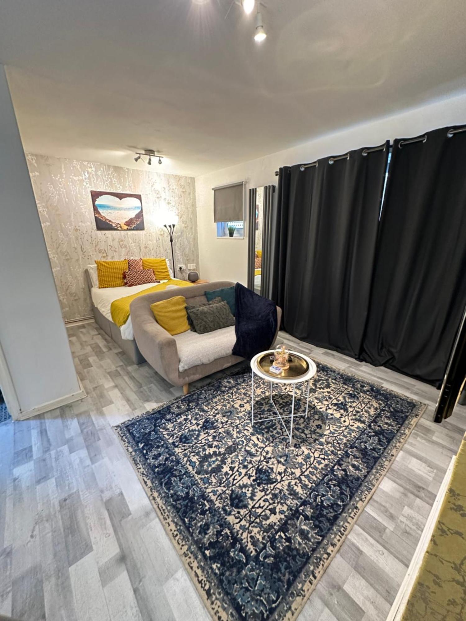Studio Apartment In London, Bethnal Green Buitenkant foto